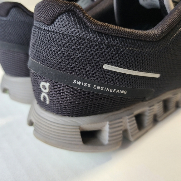 ON Running Cloud 5, Black Lead, Women Size 11 - Picture 4 of 16